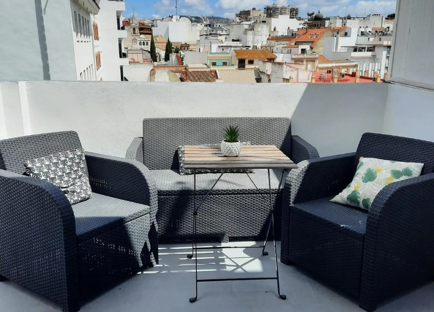 Atico Centro Huelva Con Parking Apartment